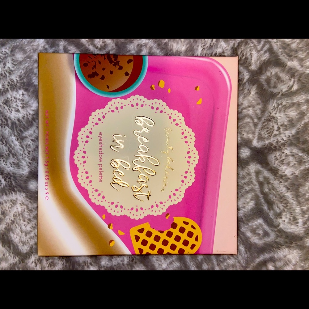 Breakfast in bed eyeshadow pallet